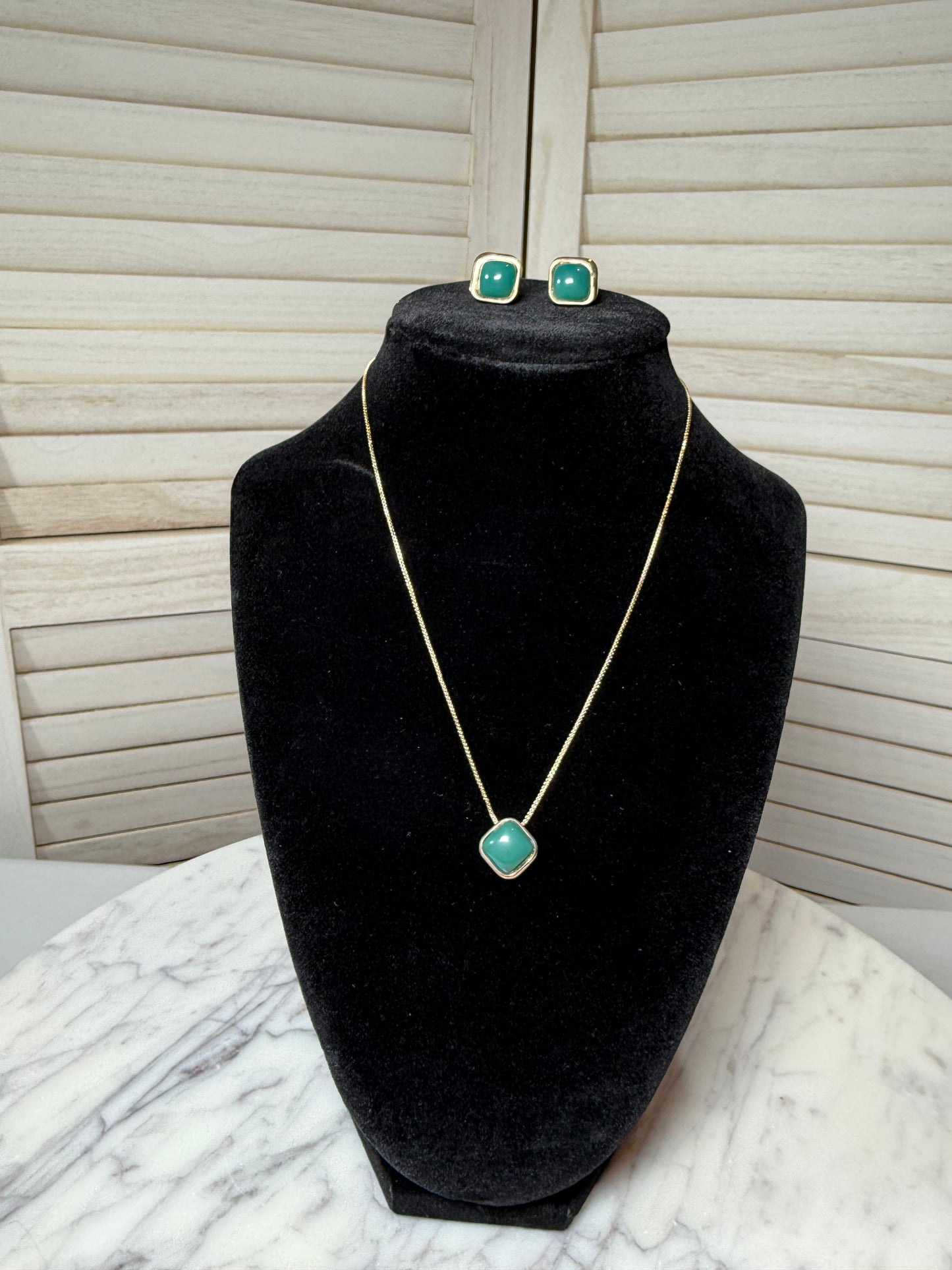Green Aventurine Earrings and Necklace Set