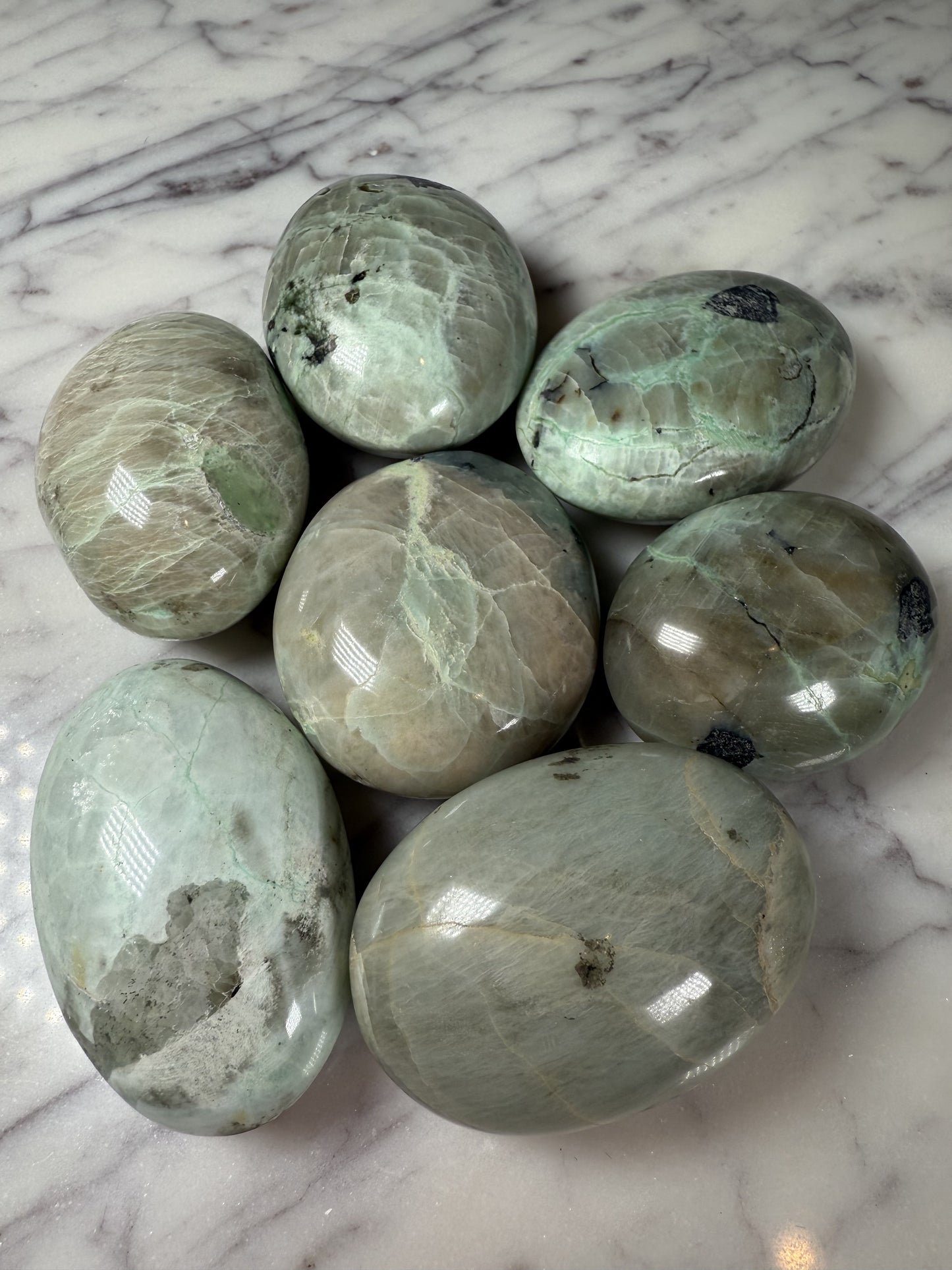 Garnierite Palm Stone